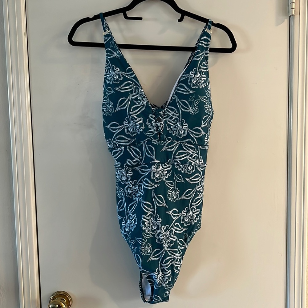 Women’s One Piece Swimsuit NWOT
